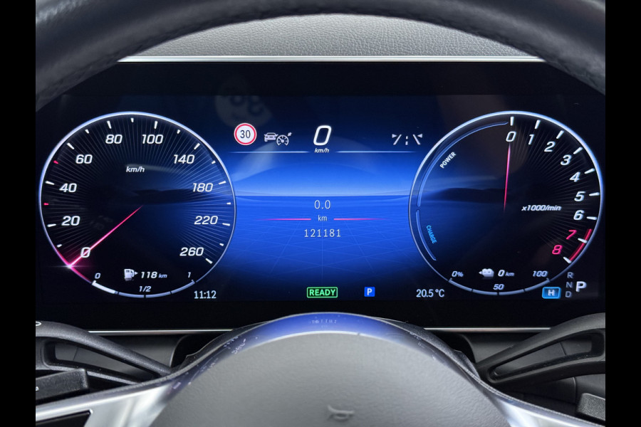Mercedes-Benz GLC 300e 4Matic // Trekhaak // Panoramadak // 360 Camera // Distronic // GRATIS Winterbandenset // Carplay