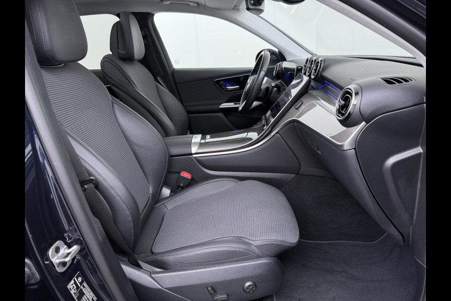 Mercedes-Benz GLC 300e 4Matic // Trekhaak // Panoramadak // 360 Camera // Distronic // GRATIS Winterbandenset // Carplay