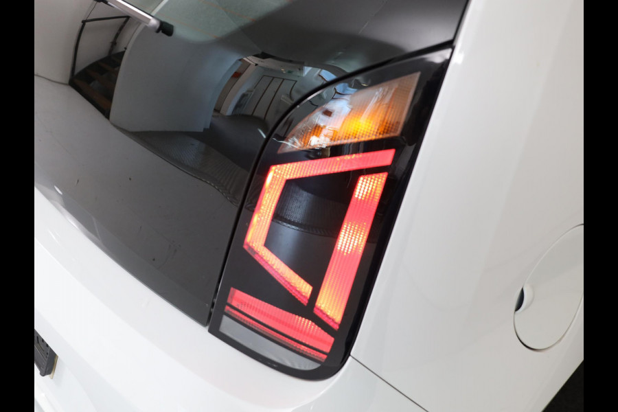 Volkswagen up! 1.0 65 pk | Navigatie via App | Airco | Parkeersensoren achter | Achteruitrijcamera | Cruise control |
