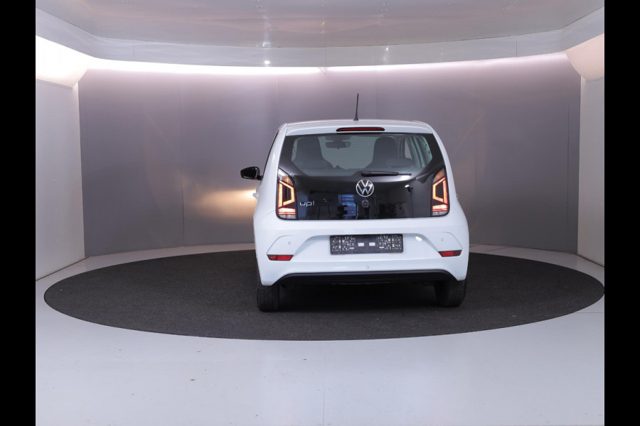 Volkswagen up! 1.0 65 pk | Navigatie via App | Airco | Parkeersensoren achter | Achteruitrijcamera | Cruise control |