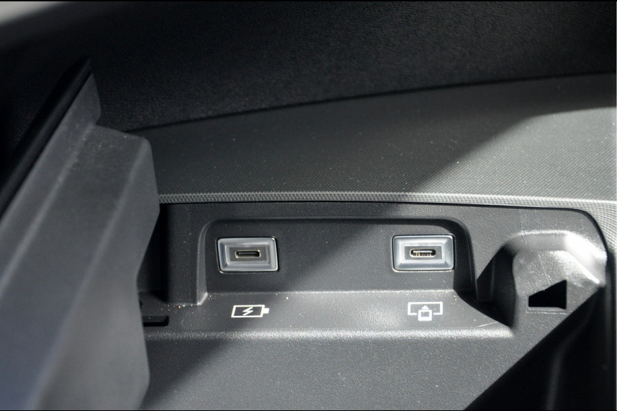 Peugeot 3008 1.2 Hybrid 145 GT | Camera | Navigatie | Zeer nette staat!
