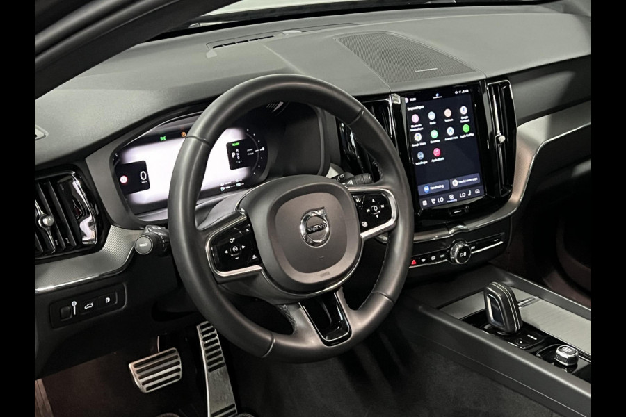 Volvo XC60 T6 AWD Recharge Plus Dark Adaptive cruise | Open dak | Stuur-/Stoelverwarming | Harman & Kardon | Camera | Google | 21" wielen