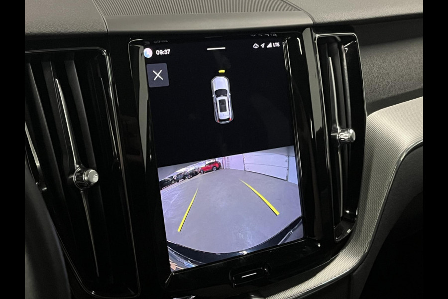 Volvo XC60 T6 AWD Recharge Plus Dark Adaptive cruise | Open dak | Stuur-/Stoelverwarming | Harman & Kardon | Camera | Google | 21" wielen