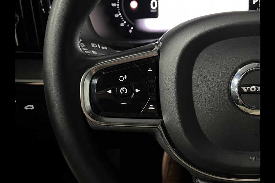 Volvo XC60 T6 AWD Recharge Plus Dark Adaptive cruise | Open dak | Stuur-/Stoelverwarming | Harman & Kardon | Camera | Google | 21" wielen