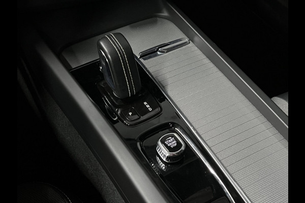 Volvo XC60 T6 AWD Recharge Plus Dark Adaptive cruise | Open dak | Stuur-/Stoelverwarming | Harman & Kardon | Camera | Google | 21" wielen