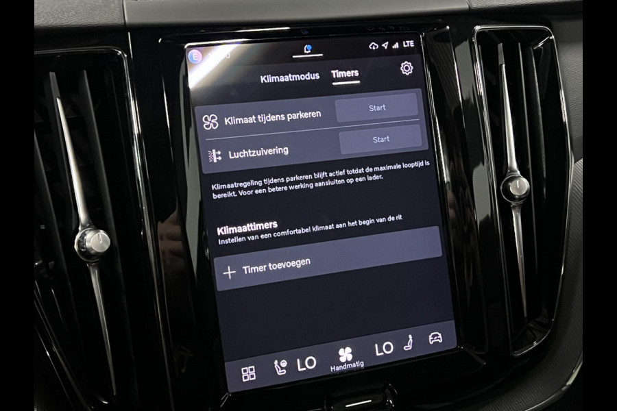 Volvo XC60 T6 AWD Recharge Plus Dark Adaptive cruise | Open dak | Stuur-/Stoelverwarming | Harman & Kardon | Camera | Google | 21" wielen