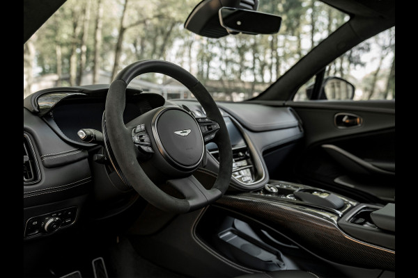 Aston Martin DBX 707 4.0 V8 | Veel carbon! | Alcantara interieur | NL-auto | Premium audio