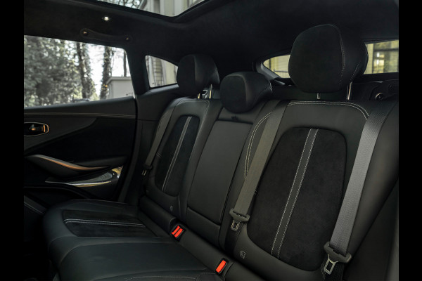 Aston Martin DBX 707 4.0 V8 | Veel carbon! | Alcantara interieur | NL-auto | Premium audio