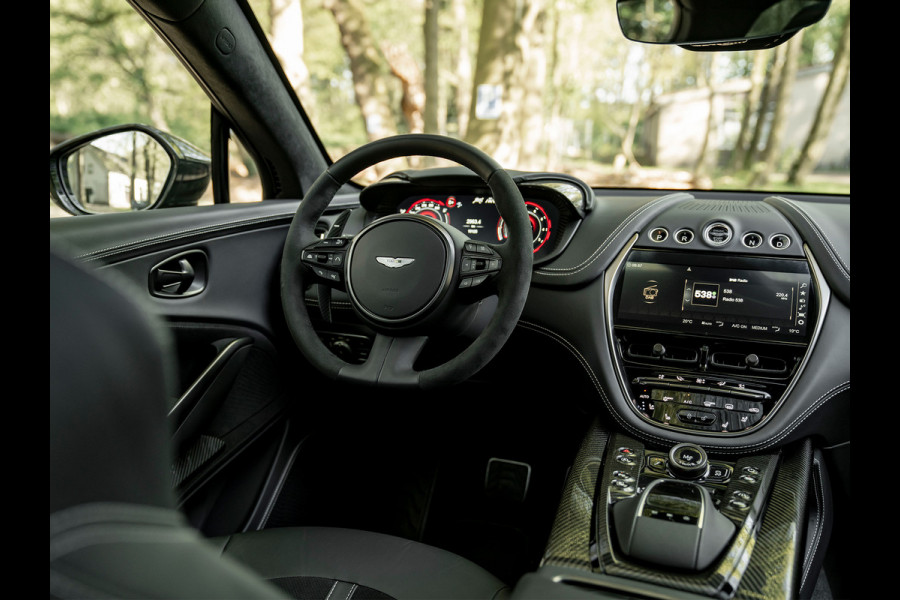 Aston Martin DBX 707 4.0 V8 | Veel carbon! | Alcantara interieur | NL-auto | Premium audio