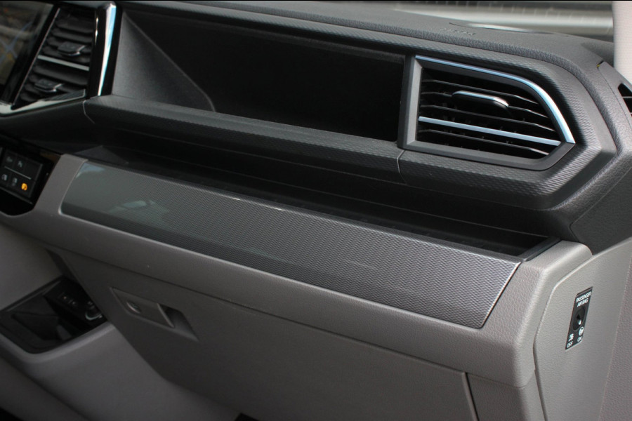 Volkswagen Transporter 2.0 TDI L2H1 CARAVELLE 204PK DC DUBBEL CABINE / ELEK.SCHUIF / FULL OPTIONS / LEDER / FULL BLACK / APPLE CAR