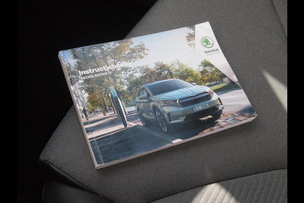 Škoda ENYAQ iV 80 | Panoramadak | Camera | Sfeerverlichting | ACC | NL-Auto |