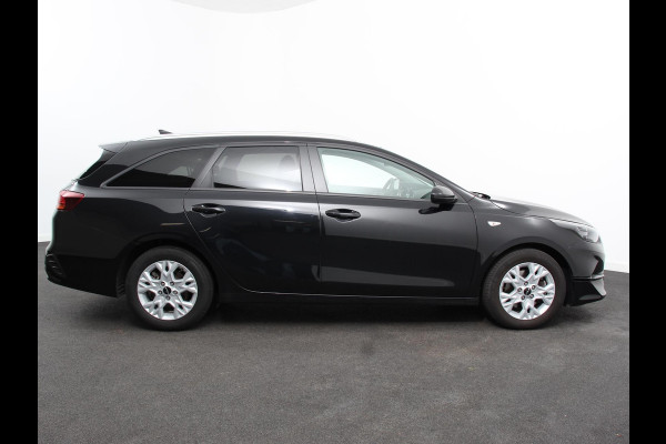 Kia Ceed Sportswagon 1.0 T-GDi 120pk Dynamic Line Climate control Cruise control Apple Carplay/ Android Auto Navigatie Stuur + stoel verwarming Achteruitrijcamera