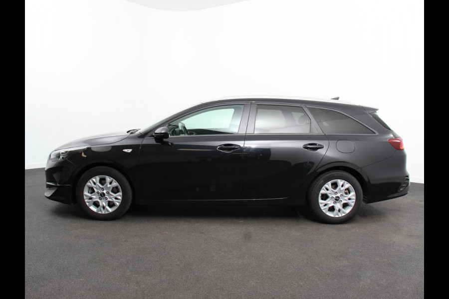 Kia Ceed Sportswagon 1.0 T-GDi 120pk Dynamic Line Climate control Cruise control Apple Carplay/ Android Auto Navigatie Stuur + stoel verwarming Achteruitrijcamera
