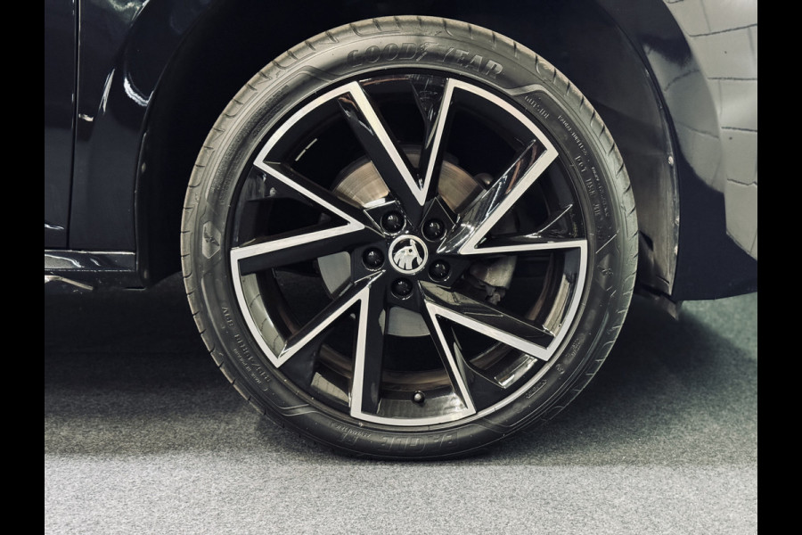 Škoda Kamiq 1.5 TSI ACT Monte Carlo | Panorama | TravelAss. | Camera