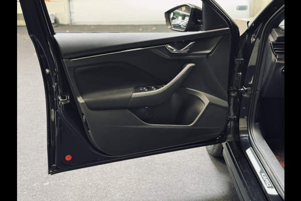 Škoda Kamiq 1.5 TSI ACT Monte Carlo | Panorama | TravelAss. | Camera