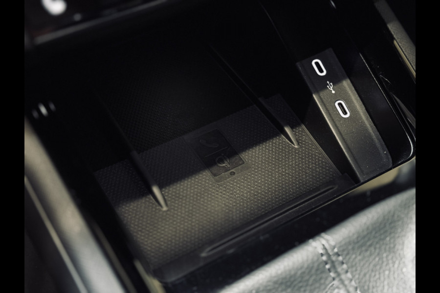 Škoda Kamiq 1.5 TSI ACT Monte Carlo | Panorama | TravelAss. | Camera