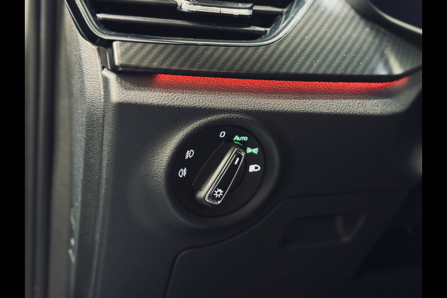 Škoda Kamiq 1.5 TSI ACT Monte Carlo | Panorama | TravelAss. | Camera