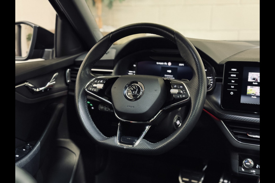 Škoda Kamiq 1.5 TSI ACT Monte Carlo | Panorama | TravelAss. | Camera