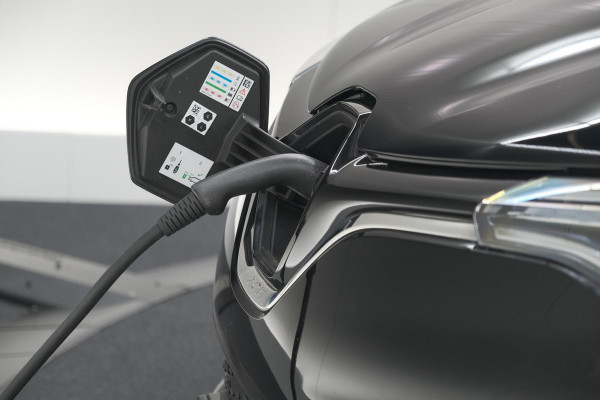 Renault ZOE R135 Intens 52 kWh | 91.5% SoH | CCS laden | Dodehoekdetectie | Camera | Pack Winter | Apple Carplay