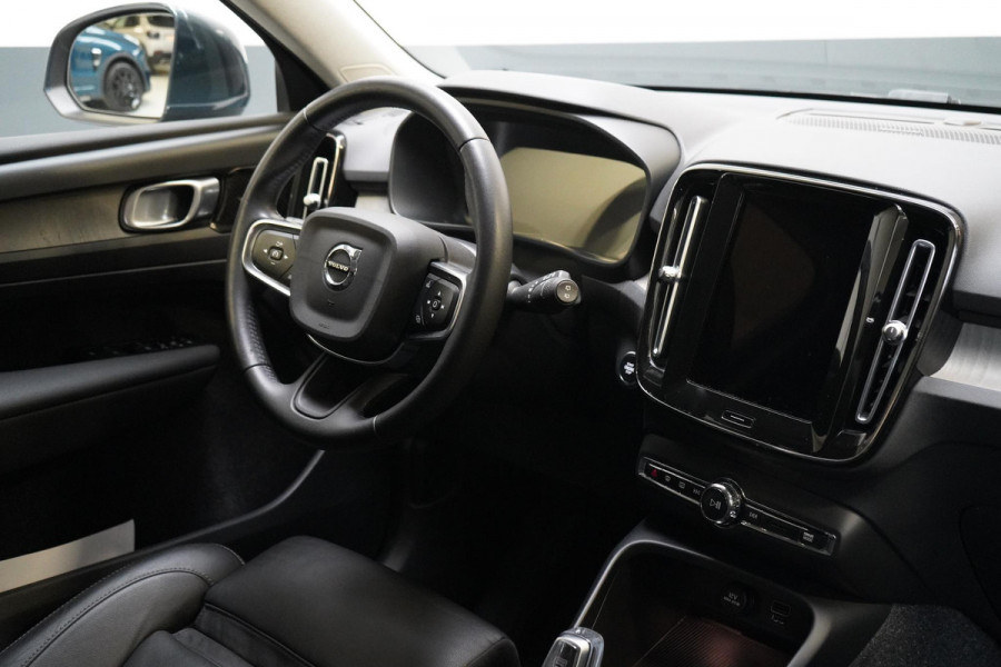 Volvo XC40 1.5 T2 Core | HK Sound | 360 camera | Sportstoelen | Navigatie | Keyless