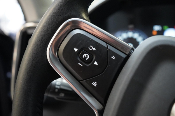Volvo XC40 1.5 T2 Core | HK Sound | 360 camera | Sportstoelen | Navigatie | Keyless