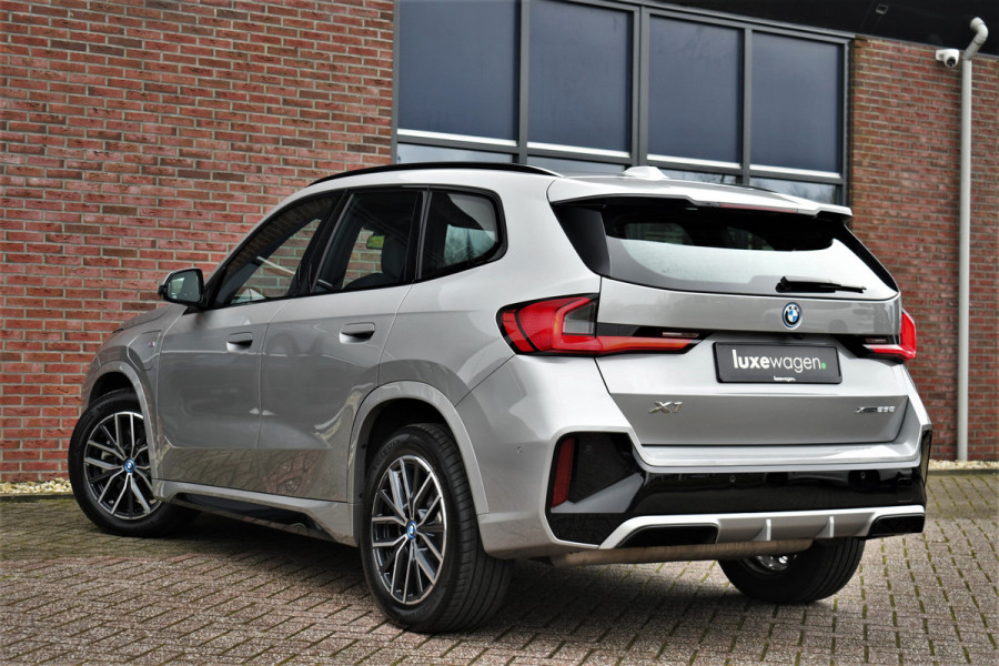 BMW X1 xDrive25e M-Sport ACC HUD E-zetels 360-cam Shadowline
