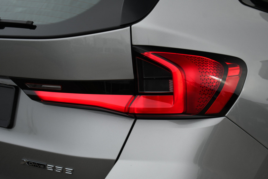 BMW X1 xDrive25e M-Sport ACC HUD E-zetels 360-cam Shadowline