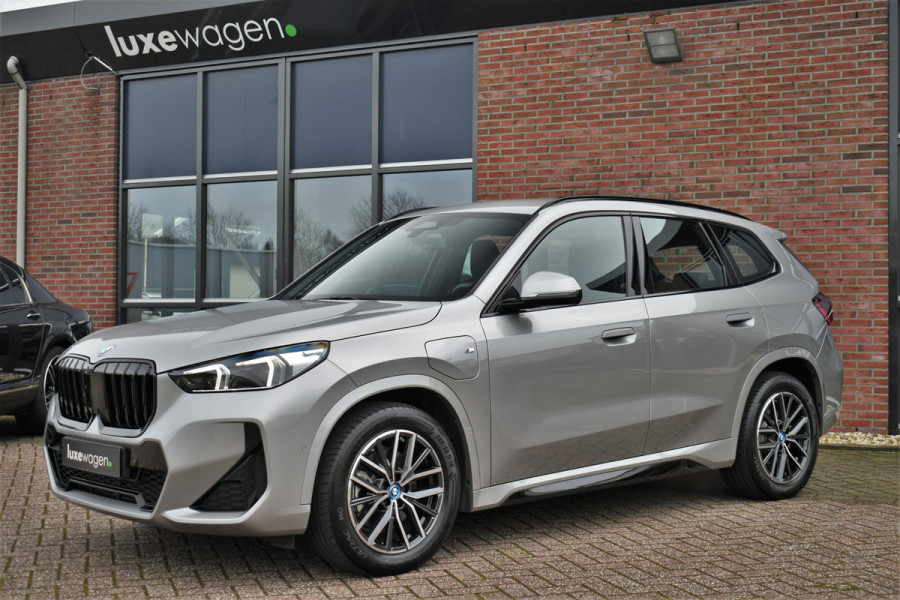 BMW X1 xDrive25e M-Sport ACC HUD E-zetels 360-cam Shadowline