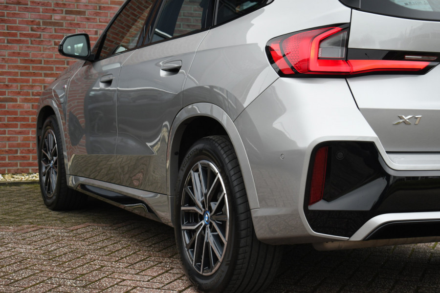 BMW X1 xDrive25e M-Sport ACC HUD E-zetels 360-cam Shadowline