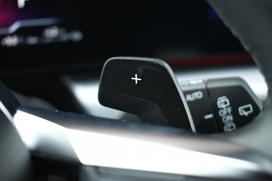 BMW X1 xDrive25e M-Sport ACC HUD E-zetels 360-cam Shadowline