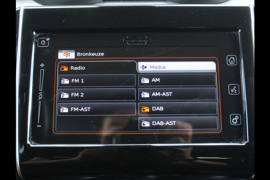Suzuki Swift 1.2 Style Smart Hybrid CLIMATE | CAMERA | CARPLAY | LMV16 | LED | DAB | ADAPCRUISE | NAVI | STOELVERW | PDCA