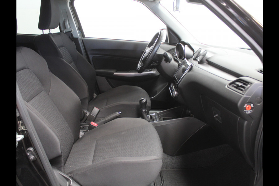Suzuki Swift 1.2 Style Smart Hybrid CLIMATE | CAMERA | CARPLAY | LMV16 | LED | DAB | ADAPCRUISE | NAVI | STOELVERW | PDCA