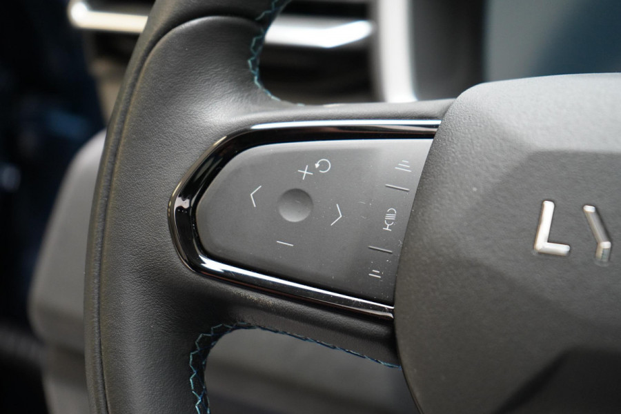 Lynk & Co 01 1.5 | Zwart optiek | Panoramadak | Camera | Navigatie | Memory | Lm velgen