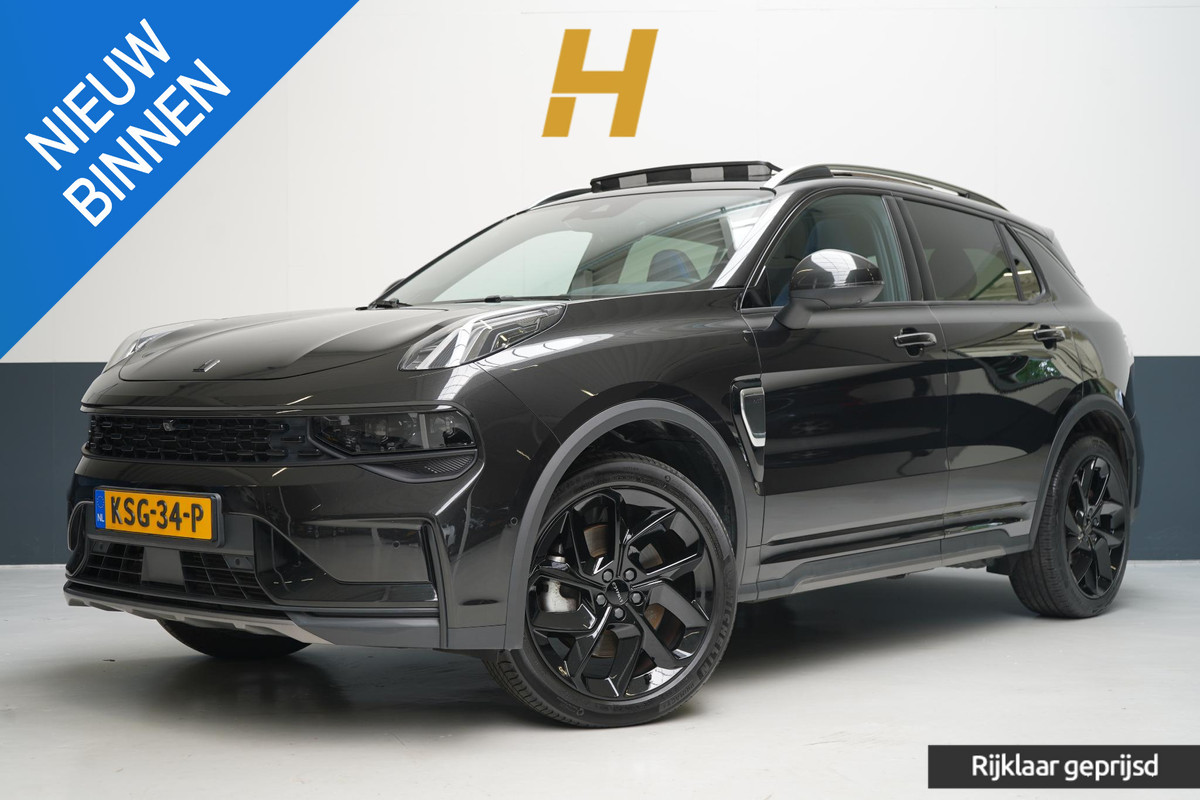Lynk & Co 01 1.5 | Zwart optiek | Panoramadak | Camera | Navigatie | Memory | Lm velgen