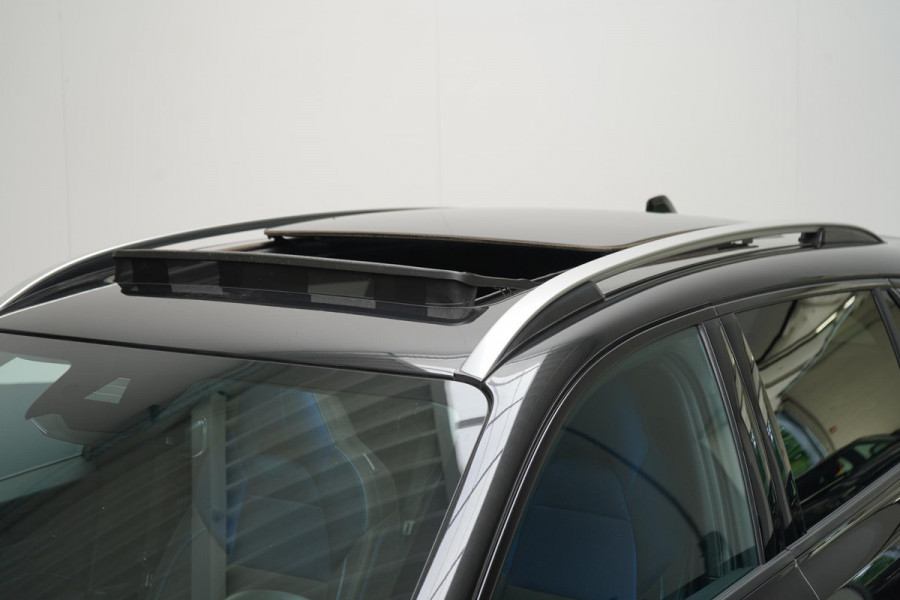 Lynk & Co 01 1.5 | Zwart optiek | Panoramadak | Camera | Navigatie | Memory | Lm velgen
