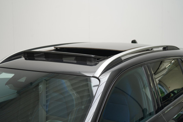 Lynk & Co 01 1.5 | Zwart optiek | Panoramadak | Camera | Navigatie | Memory | Lm velgen