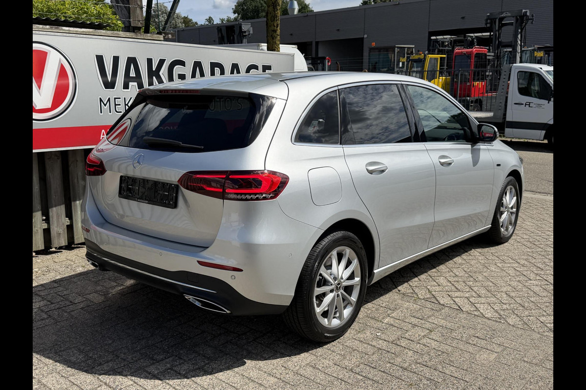 Mercedes-Benz B-Klasse 250 e 18''/Sfeerverlichting/Navigatie/Camera/DAB/PDC v+a/Stoelverwarming/Apple Carplay & Android Auto