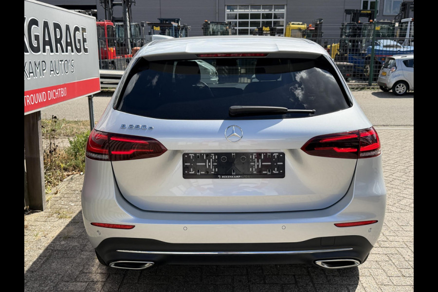 Mercedes-Benz B-Klasse 250 e 18''/Sfeerverlichting/Navigatie/Camera/DAB/PDC v+a/Stoelverwarming/Apple Carplay & Android Auto