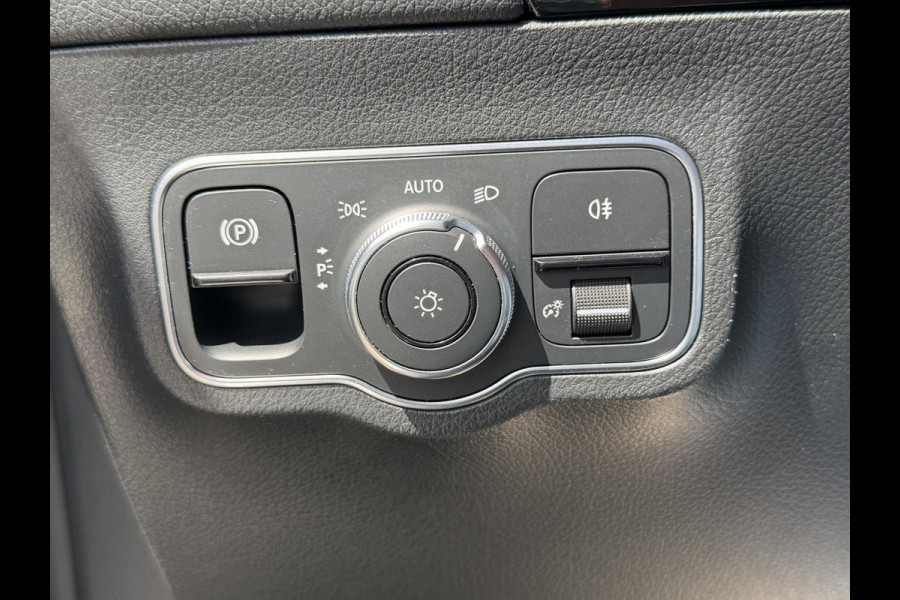 Mercedes-Benz B-Klasse 250 e 18''/Sfeerverlichting/Navigatie/Camera/DAB/PDC v+a/Stoelverwarming/Apple Carplay & Android Auto