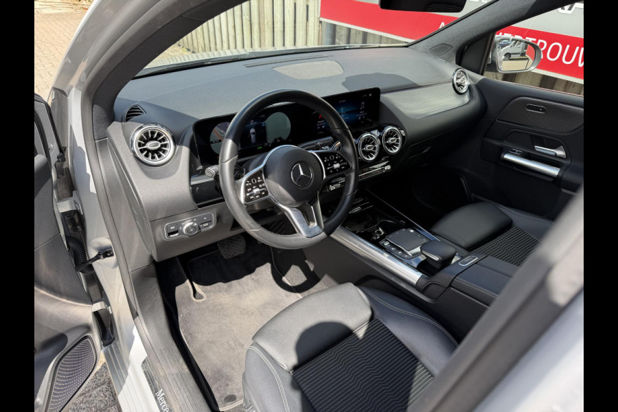 Mercedes-Benz B-Klasse 250 e 18''/Sfeerverlichting/Navigatie/Camera/DAB/PDC v+a/Stoelverwarming/Apple Carplay & Android Auto