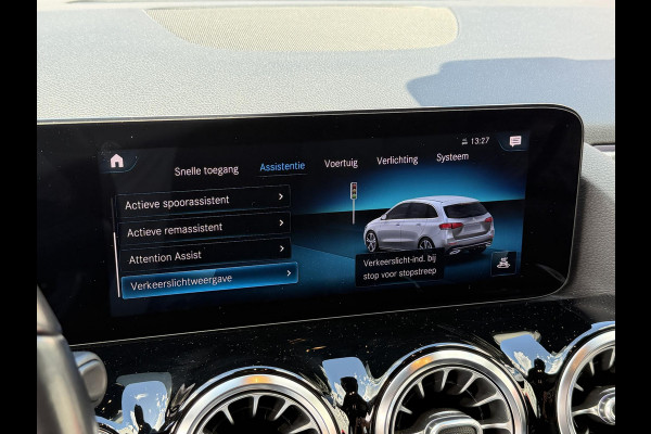Mercedes-Benz B-Klasse 250 e 18''/Sfeerverlichting/Navigatie/Camera/DAB/PDC v+a/Stoelverwarming/Apple Carplay & Android Auto