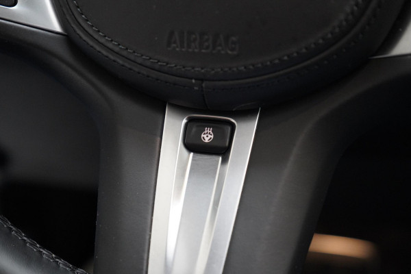 BMW 3 Serie Touring 330e High Executive | SoH 90% | Panoramadak | Trekhaak | Memory | Stuurverwarming | Carplay | Stoelverwarming