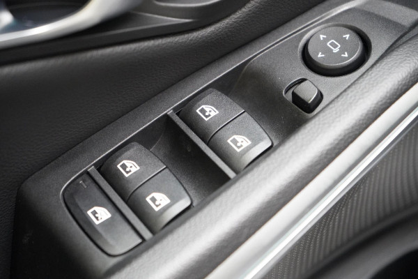 BMW 3 Serie Touring 330e High Executive | SoH 90% | Panoramadak | Trekhaak | Memory | Stuurverwarming | Carplay | Stoelverwarming