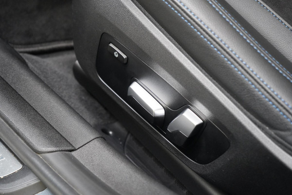 BMW 3 Serie Touring 330e High Executive | SoH 90% | Panoramadak | Trekhaak | Memory | Stuurverwarming | Carplay | Stoelverwarming