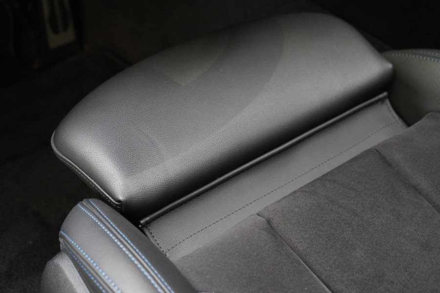 BMW 3 Serie Touring 330e High Executive | SoH 90% | Panoramadak | Trekhaak | Memory | Stuurverwarming | Carplay | Stoelverwarming