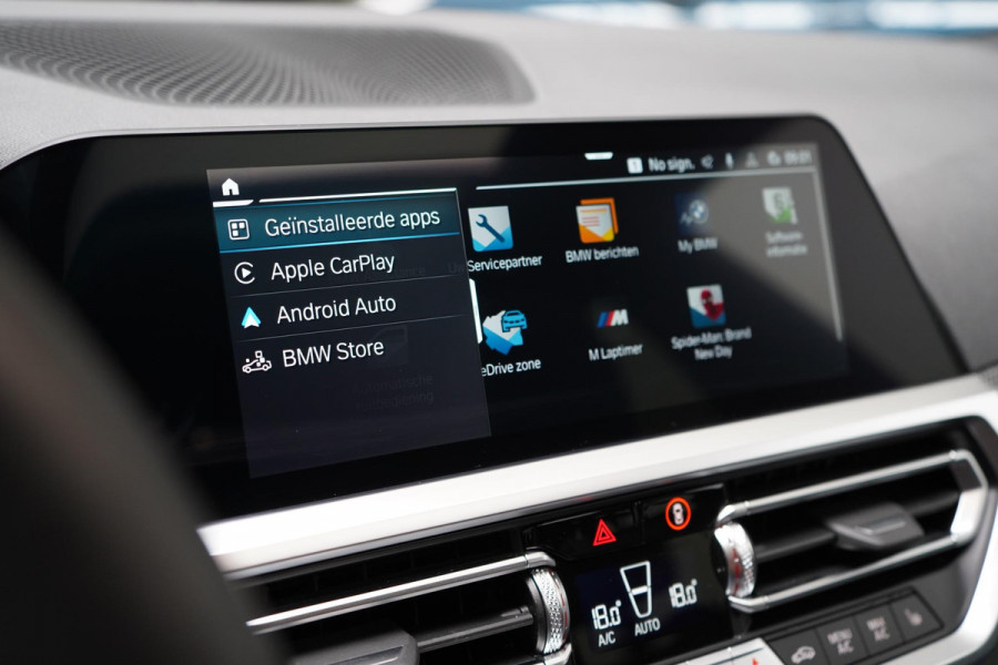 BMW 3 Serie Touring 330e High Executive | SoH 90% | Panoramadak | Trekhaak | Memory | Stuurverwarming | Carplay | Stoelverwarming