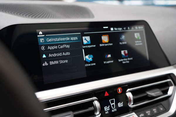 BMW 3 Serie Touring 330e High Executive | SoH 90% | Panoramadak | Trekhaak | Memory | Stuurverwarming | Carplay | Stoelverwarming