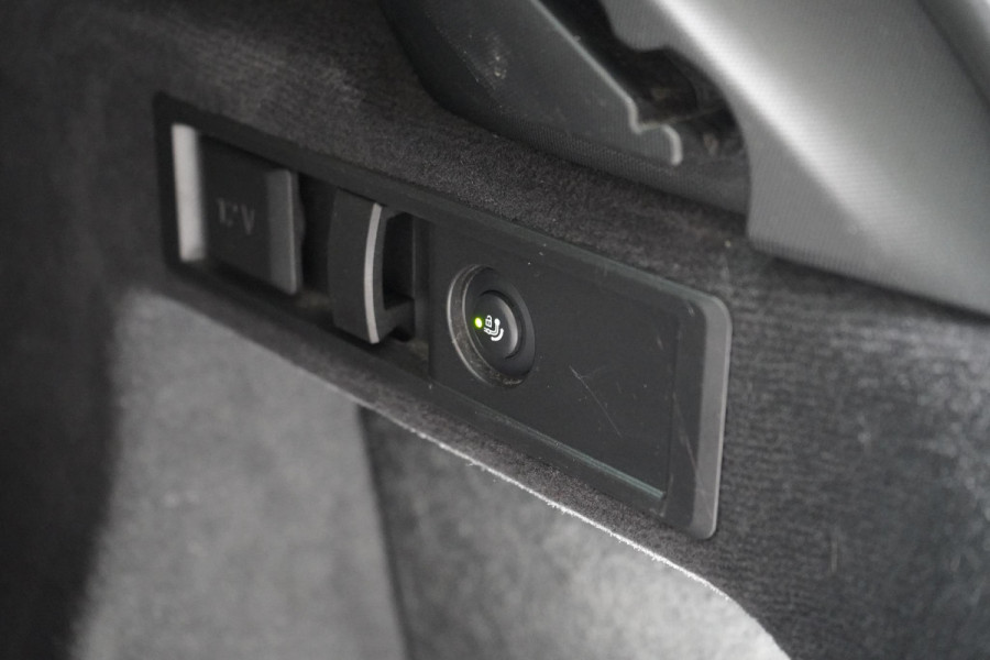 BMW 3 Serie Touring 330e High Executive | SoH 90% | Panoramadak | Trekhaak | Memory | Stuurverwarming | Carplay | Stoelverwarming