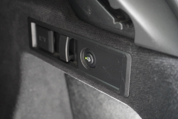 BMW 3 Serie Touring 330e High Executive | SoH 90% | Panoramadak | Trekhaak | Memory | Stuurverwarming | Carplay | Stoelverwarming