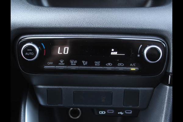 Toyota Yaris 1.5 Hybrid 115 Comfort CLIMATE | CAMERA | ADAPCRUISE | CARPLAY | DAB | LED